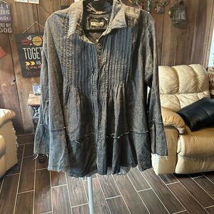 We The Free Gray Herringbone Button-Up